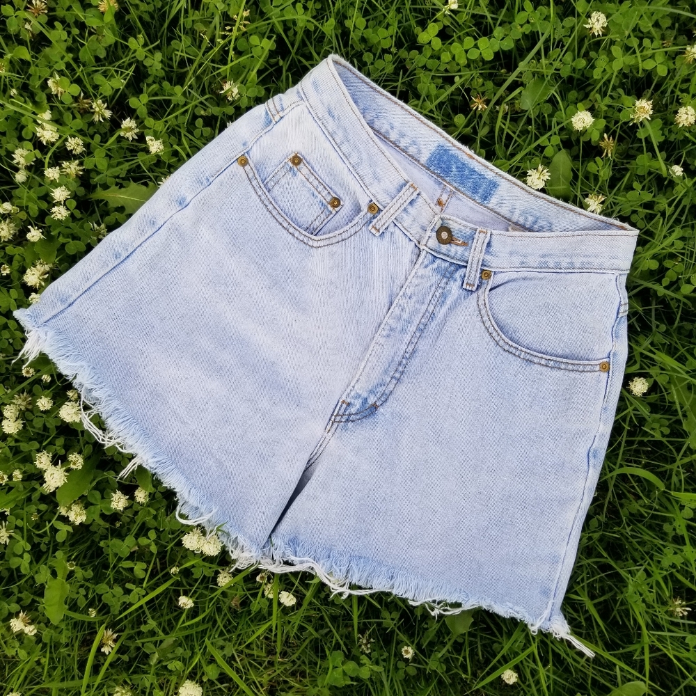 VTG 90s High Rise Almost White Jeans Shorts 29 "
